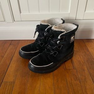 Black sorel Tivoli boot size 9